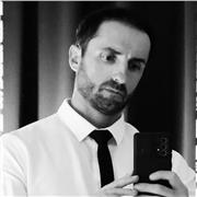 Soy un guía didáctico, no impongo e intento hacer participe activo al alumno independientemente de su nivel. El aprendizaje es exitoso si hay relación estrecha y se tratan temas de interés práctico para el alumno. Doy clases a estudiantes de Secundaria, B